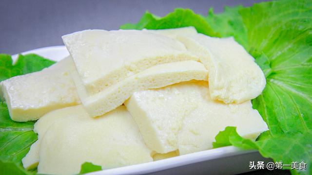 豆腐也能在家做，不用内酯不用卤水，几个鸡蛋搞定，豆腐嫩滑白净