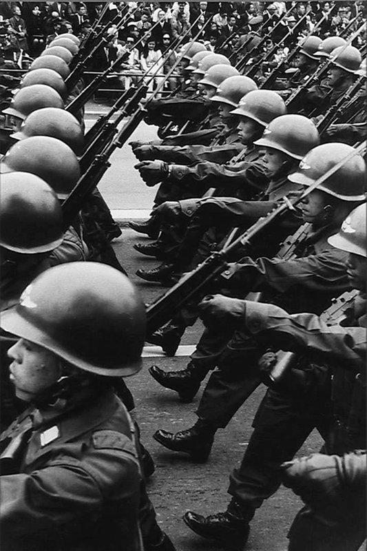 摄影师｜福岛菊次郎：我这25万照片记录下“日本的谎言”