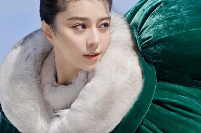 12版杨贵妃，一颦一笑皆风情，谁撑起了唐朝第一美，谁在滥竽充数