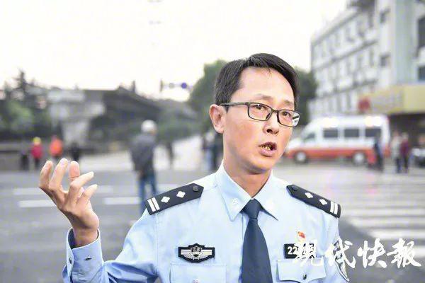 无锡侧翻高架桥地面道路通车！事故原因初查：两车在同一车道超载