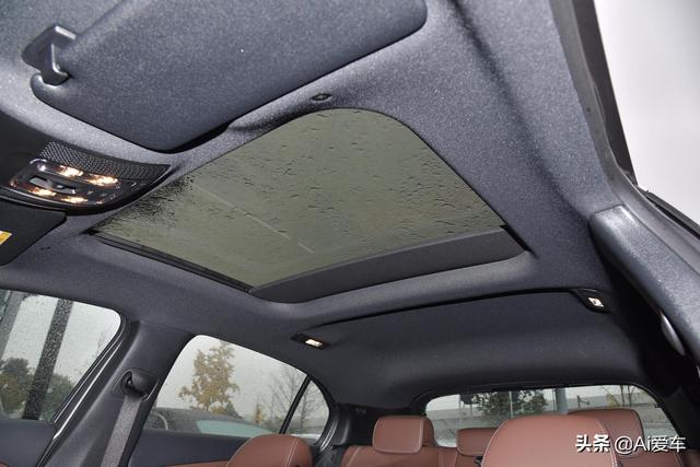 小排量增压油耗5.6L，进口奔驰家用车，低价入门，带你看奔驰A级