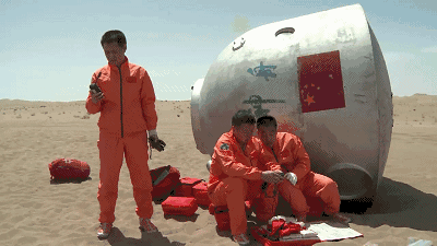 真实版“荒野求生”!10名中国航天员正在沙漠开展野外生存训练