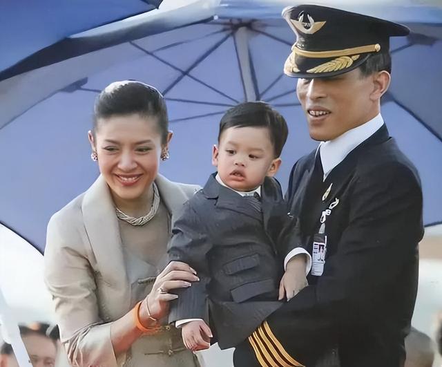 西拉米王妃倒台内幕:儿子懦弱娘家贪婪,失去军方保护伞后被废