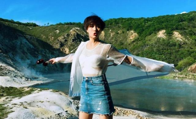 知名导演60岁得女，小30岁娇妻身材惹火，“父女恋”疑奉子成婚