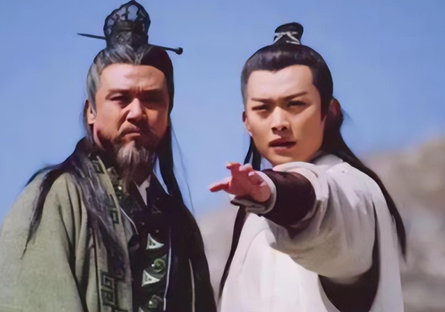 给宝剑起名字只服梁羽生，梁羽生笔下的十大名剑，金庸也写不出来