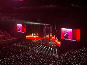 刀郎演唱会前妻哭视频(杨娜是把“刀”，这是刀郎成都演唱会数哭带动全场成泪人的根本)