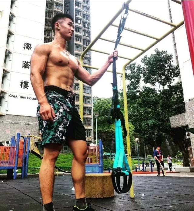 奶凶小狼狗和教练“基情”满满， 真是个单纯大男孩！