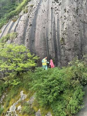 李培生(黄山放绳工李培生：收到回信之后，自己也成了一道风景)