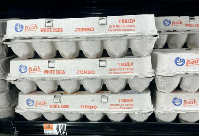 美国人连鸡蛋都吃不起了,一个七块钱?小偷不偷钱改偷鸡蛋了!