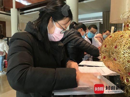 刚轮班换岗解除隔离，又请战奔赴武汉！南充7姑娘蒙面的样子真美