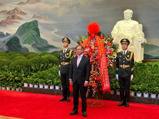 不必时时怀念我，也不用盼着我回来，我从未离开，因为你们就是我