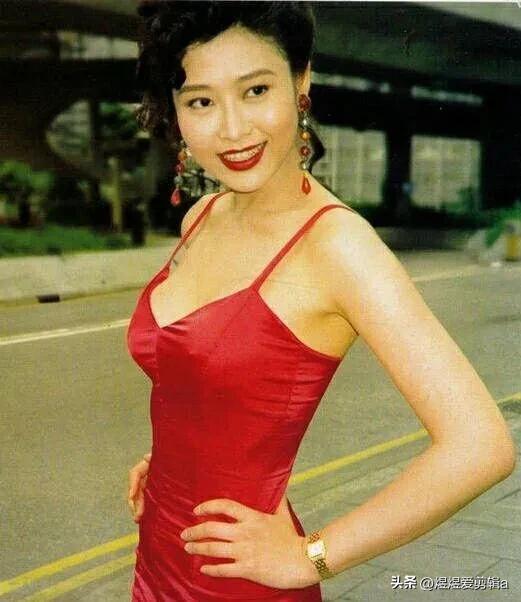 翁虹第八，叶子媚第五，舒淇第二，第一名是家喻户晓的巩俐