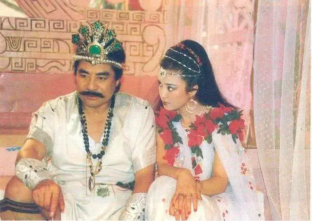 90版《封神榜》，尺度吊打现在的古装剧，那时的恐怖片真敢拍