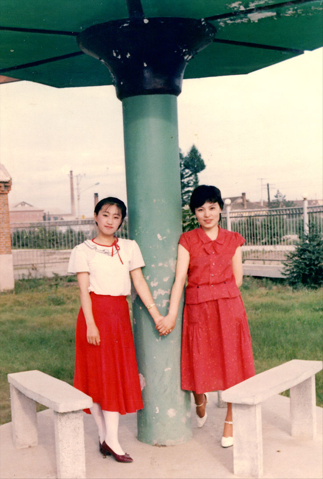 《新闻联播》前主播李瑞英：与丈夫青梅竹马，退休后生活怎样？