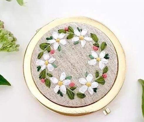 美不胜收的丝带绣,会不会针法都可学会,快收藏!附7款花叶针法