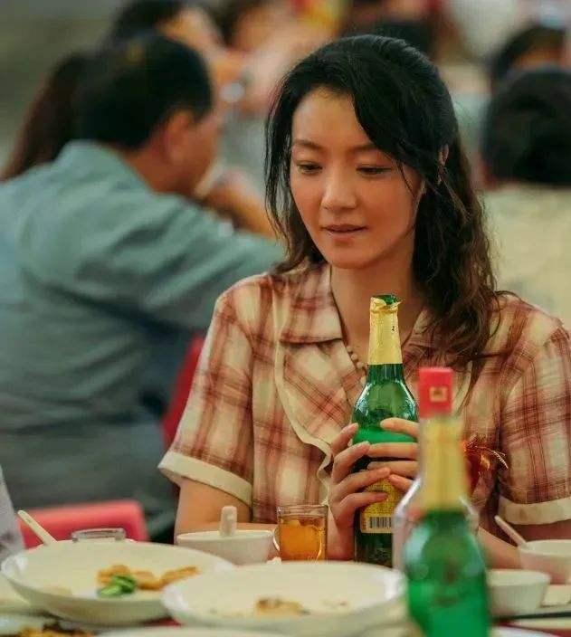 最会演野生美人的，齐溪算一位