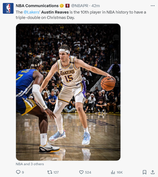 里夫斯双手指天霸气十足：湖人连发3推为他喝彩 创纪录詹皇献撞胸