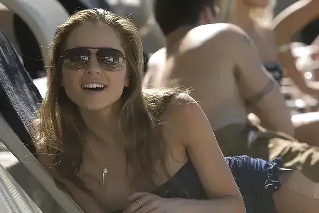 美国大尺度“三级片”《蔓延》剧情层层递进，看完直呼过瘾！