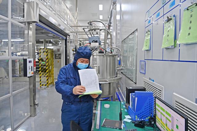 新华全媒+·新春走基层｜动力电池车间主任的一天