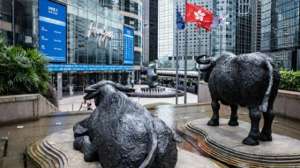 10万港币(从“日赚十万港元”到“日亏百万港元”，港股投资者还淡定吗？)