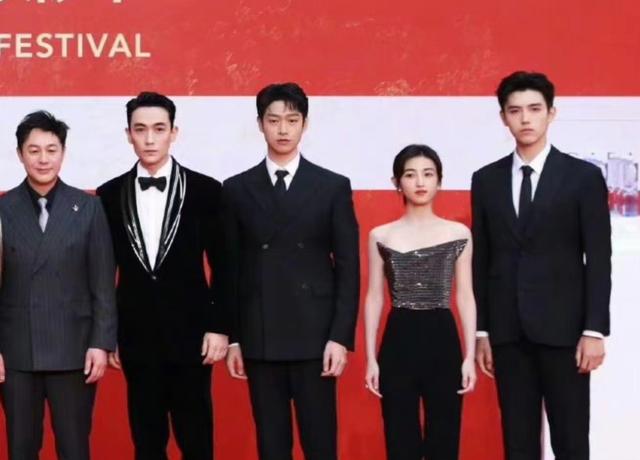 被张子枫身高刷屏，网友称她只有150厘米，可能吗