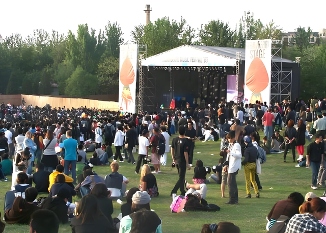 乐评人丁太升踩刀郎上热搜!网友:“综艺混子”又出来蹭热度了