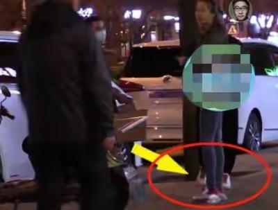 44岁陈数与老公为干女儿庆生，罕秀恩爱力破婚变，为继子选择丁克