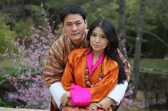 不丹老国王娶4个亲姐妹，个个肤白貌美丹凤眼，生下5颗耀眼明珠