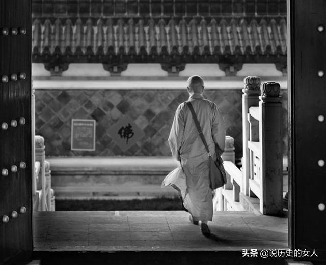 叶挺两个妹妹换来的童养媳被离婚后当尼姑，91岁死后葬叶家坟地