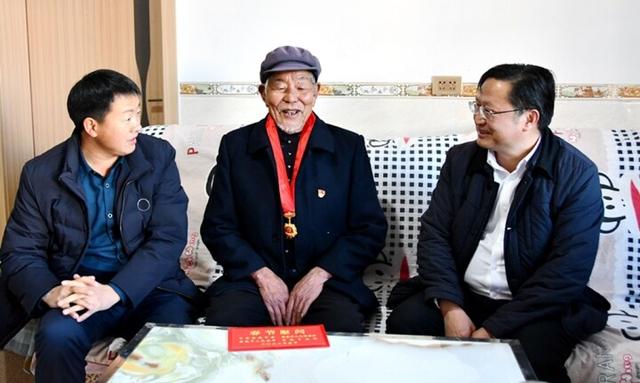 蒋绍华带队开展春节走访慰问