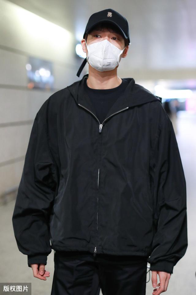 不避嫌?杨幂直奔魏大勋酒店,一路小跑十分欢喜