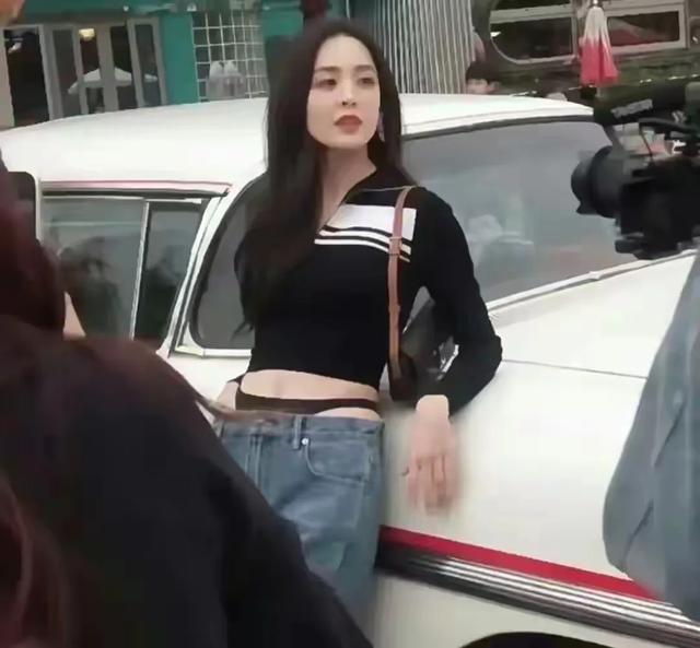 娜扎丁字裤外露，还怒怼网友管得宽，是“荡妇”，还是另有缘由？