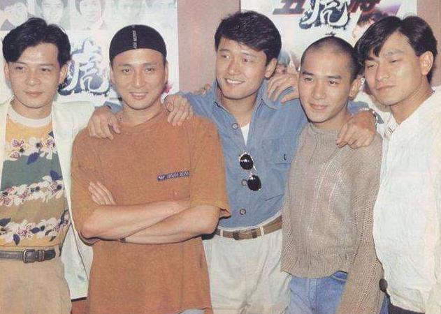 苗侨伟女儿曝泳装照！33岁苗彤小麦肌肤身材火辣，美貌遗传戚美珍