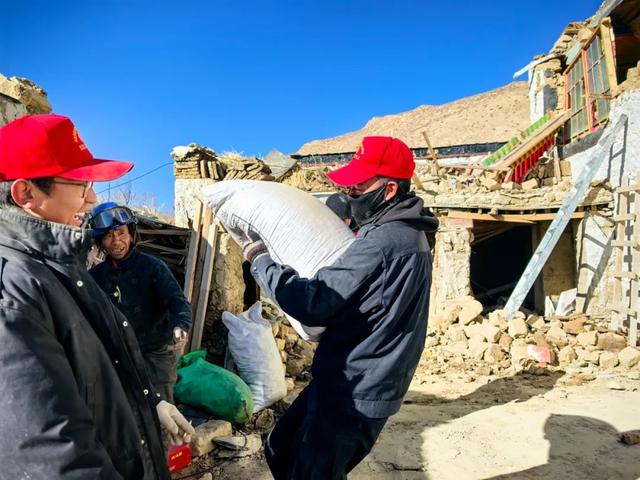 抗震一线法院人——定日抗震救灾掠影