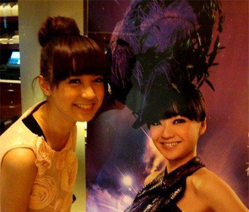 记得《幕后玩家》的DA姐黄山怡吗,一个因拍戏被遗忘的实力歌手