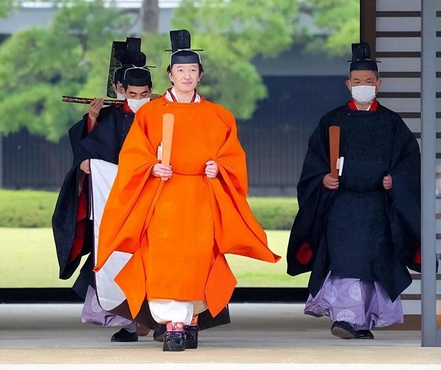 文仁亲王：身高175野心勃勃，41岁生子成皇嗣，喊话哥哥早点退位