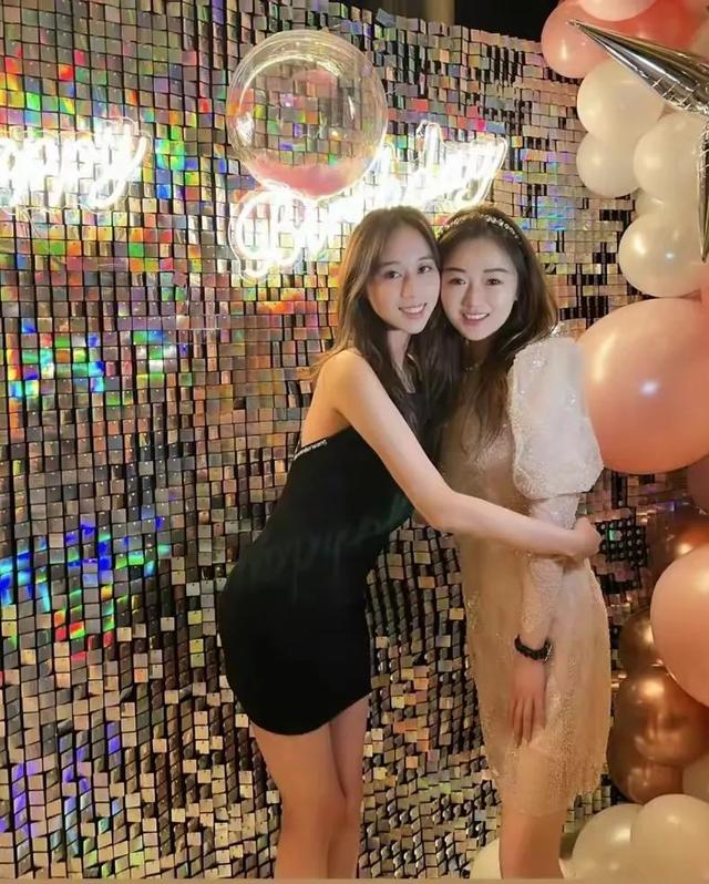 名媛舞会上的中国名媛：袁九儿与陈凯歌儿子传绯闻，余晚晚赚1亿