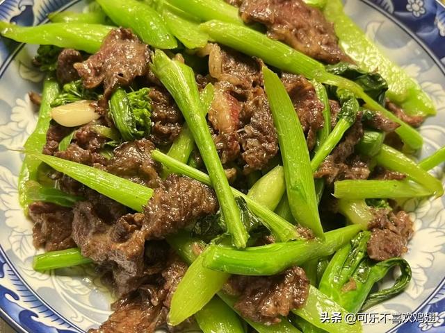 大年初二，广东女子回娘家做一桌子菜，母亲却不高兴：太浪费了