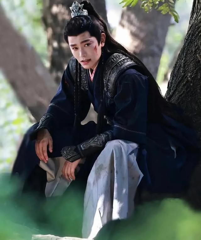 战火纷飞中重生，《山河枕》带你领略丁禹兮的演技爆发！