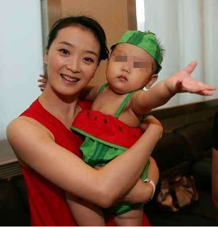 上嫁豪门当阔太，如今接小角色复出，“晴格格”王艳经历了什么？