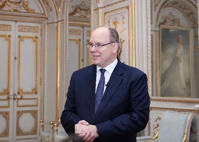 摩纳哥亲王重口味:爱上大嘴空姐,承认私生子,夏琳王妃被她打败