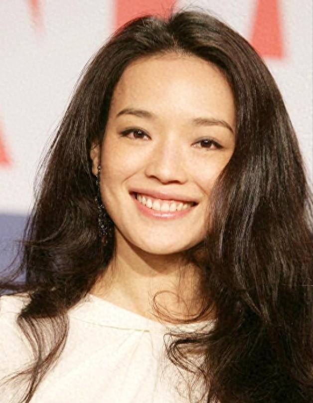 盘点香港色情娱乐五大女星情色三级片的经典巨作