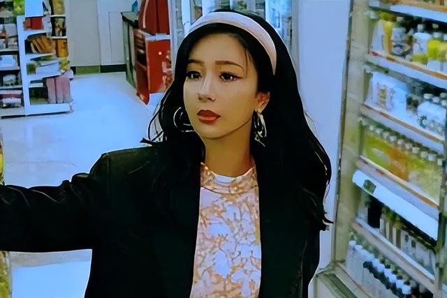 “裸模”张筱雨：22岁时拍人体写真火爆全网，如今将近40岁仍单身