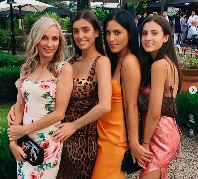 侃爷夫妇开始闹离婚？格莱美一脱后，比安卡终于受不了了？