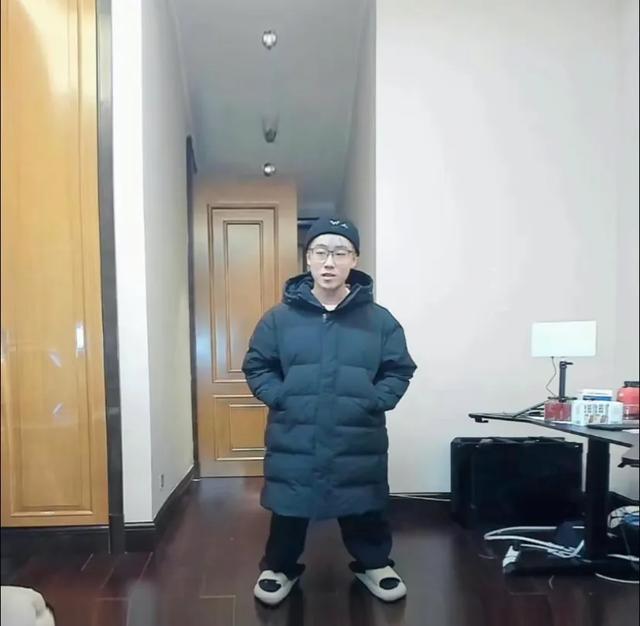 24岁东北普通小伙竟开兰博基尼urus？看完你就明白了