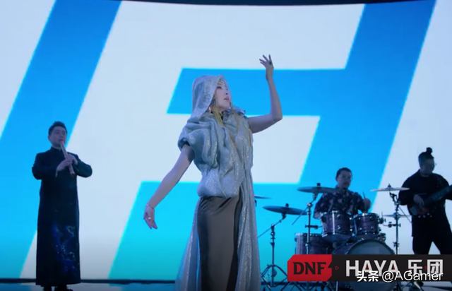 大型蹦迪现场,女DJ超燃演绎《风一样的勇士》,DNF玩家嗨翻全网