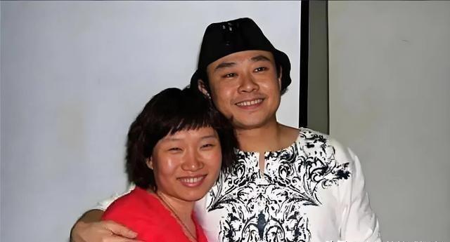 第一任妻子嫌他穷，第二任妻子给他所有爱，刀郎：没有她就没有我