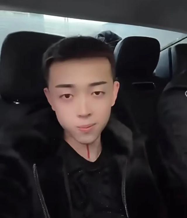 24岁东北普通小伙竟开兰博基尼urus？看完你就明白了