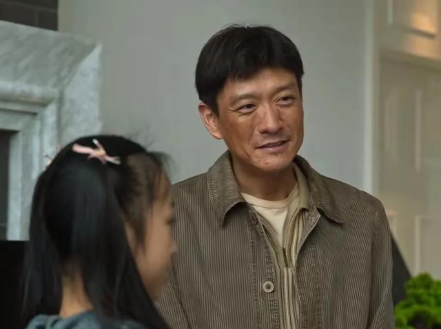 白鹿张晚意被央妈评为国家三级演员，评论区却吵翻天：肖战杨紫呢