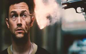 中枪是什么感觉(人体中枪之后，到底是一种什么感觉？为啥还有人说一点都不疼？)